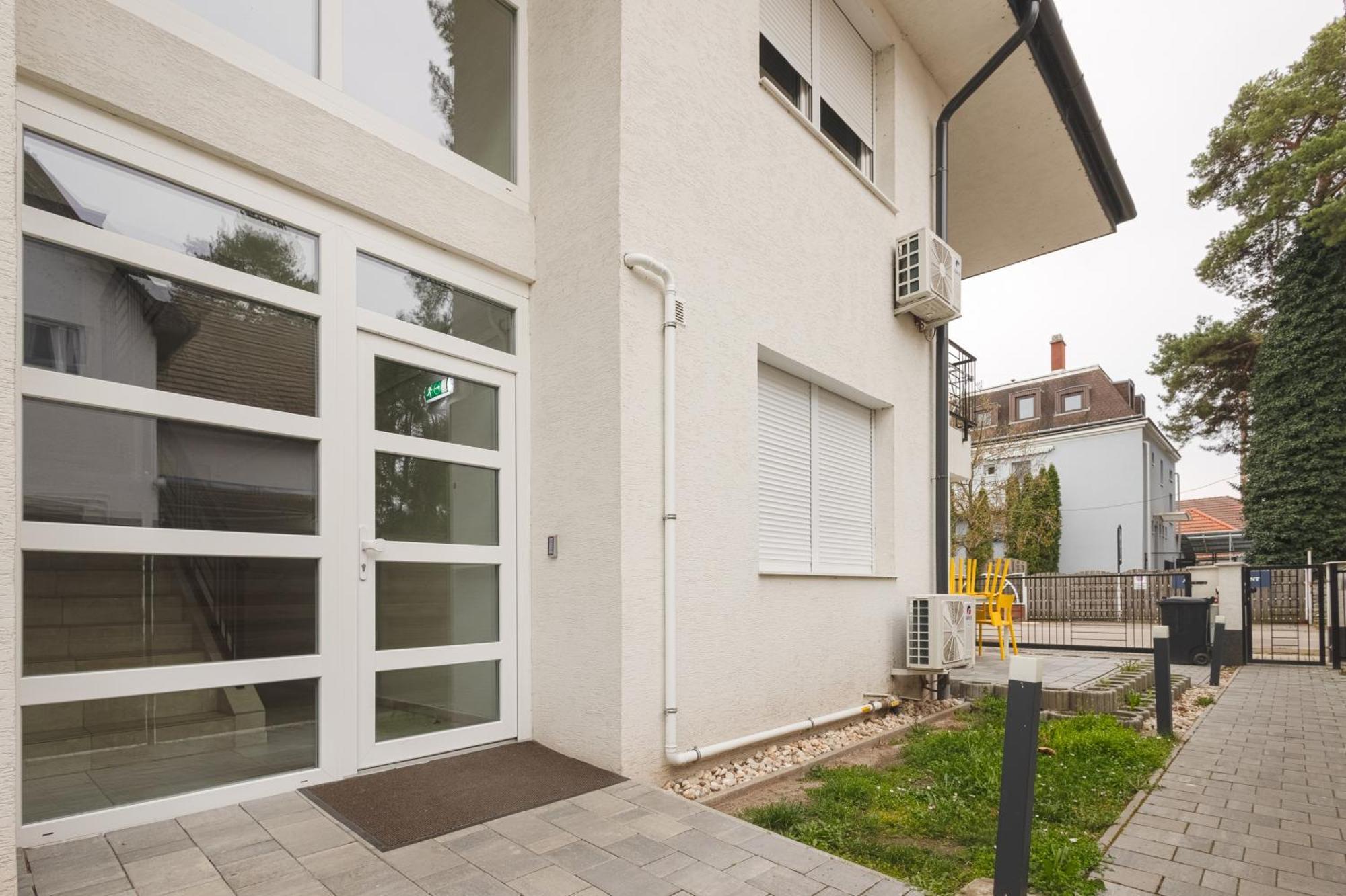 Vitorlas Wellness Apartman Siofok By Bltn Exterior foto